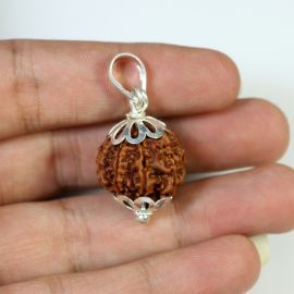 Natural 8 Mukhi (Eight Mukhi) Rudraksha Nepal Silver Pendant GJSPC Certified